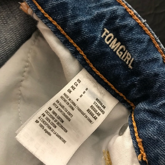 AEO Distressed Tomgirl Jeans 0 - Picture 9 of 13